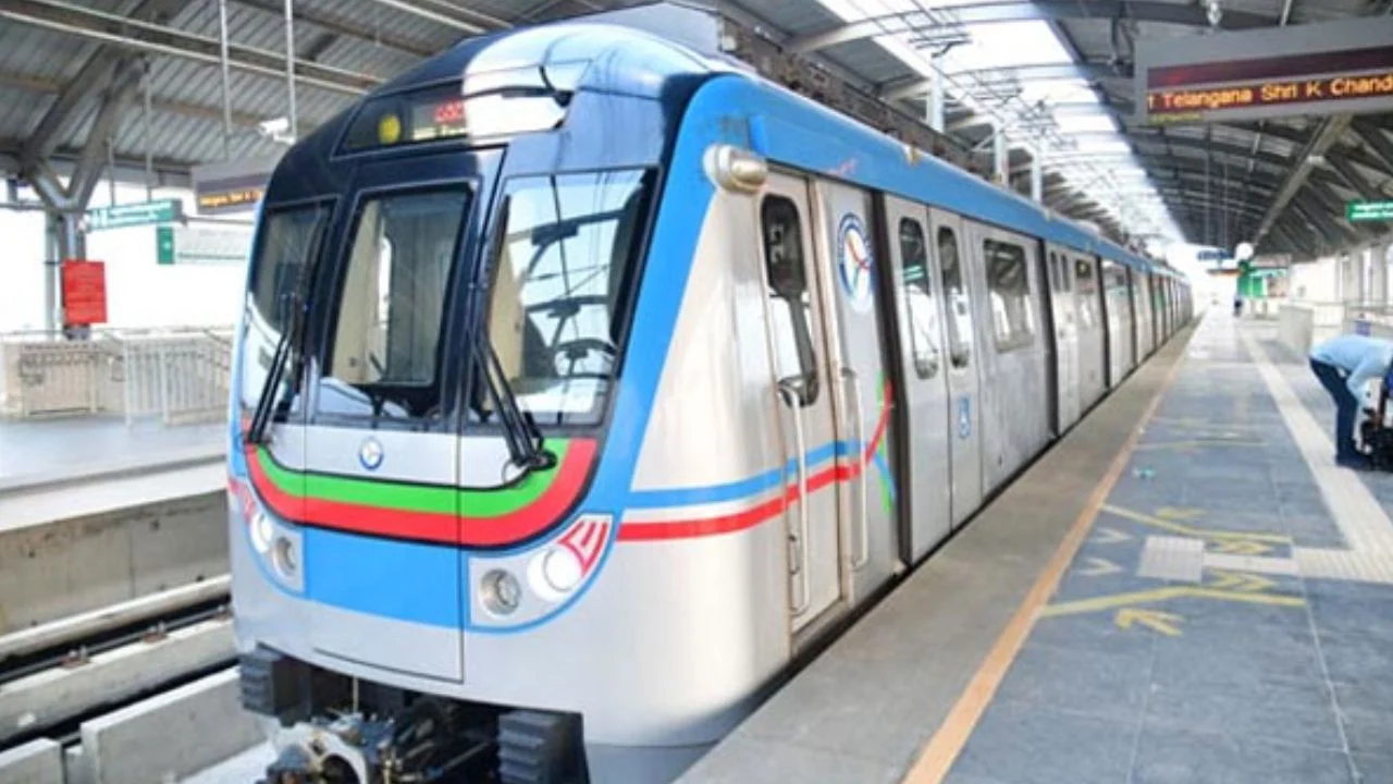 https://10tv.in/telangana/office-bubbles-at-hyderabad-metro-rail-stations-453096.html