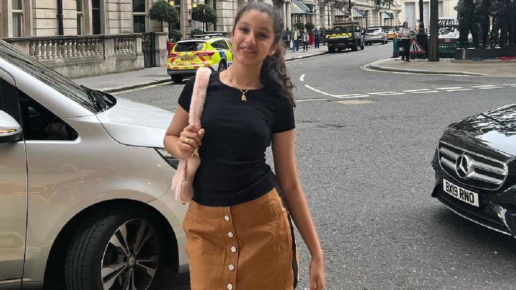Mahesh Babu daughter Sitara Ghattamaneni enjoying vacation at london