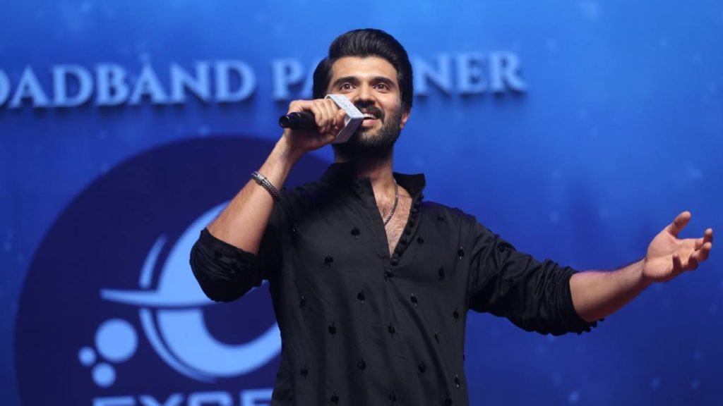 Vijay Devarakonda says he will give one lakh rupees to 100 lucky families in Kushi Movie Success Celebrations