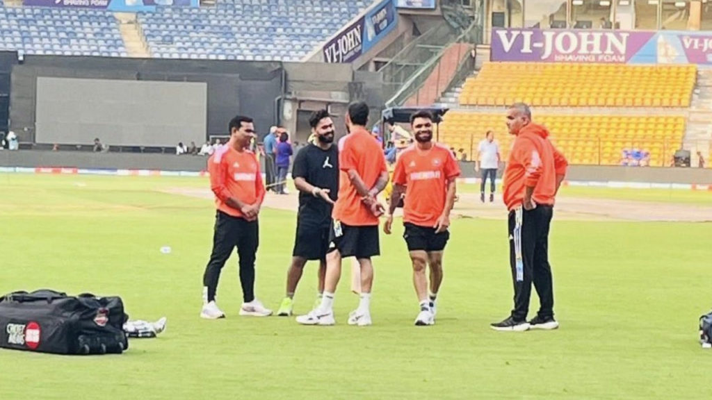 Rishabh Pant makes appearance at India training session in Bengaluru
