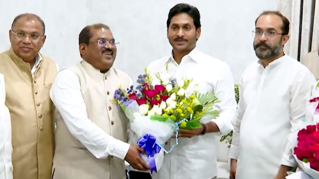 IAS officer Imtiaz to contest kurnool assembly seat