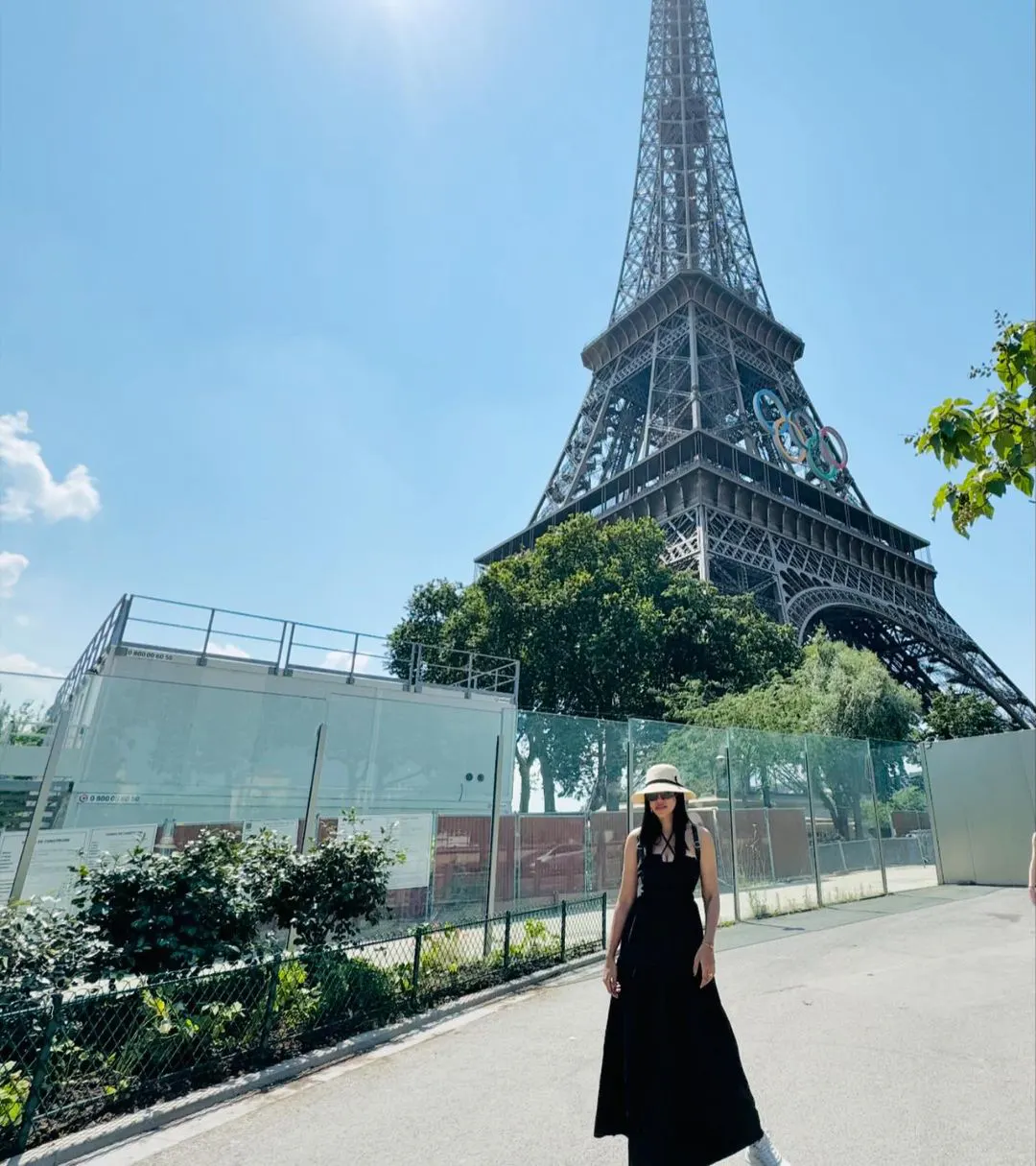 Mirnalini Ravi Enjoying Vacation in Paris