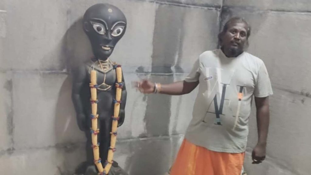 Temple For Alien In Tamil Nadu